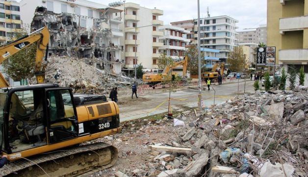 Bilanci pas termetit: Mbi 14 mije banore jashte banesave, 20 mld leke per rindertimin